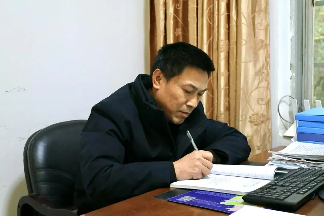 讲故事·展风采丨人大代表贵长青：把群众心事变为民生实事