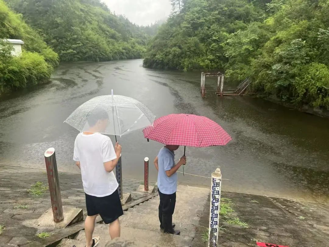 防汛一線丨“汛”速出擊，永定區(qū)筑牢防汛“安全網(wǎng)”