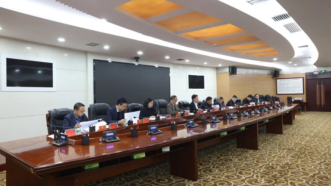 区委理论学习中心组举行2025年第十一次集体（扩大）学习