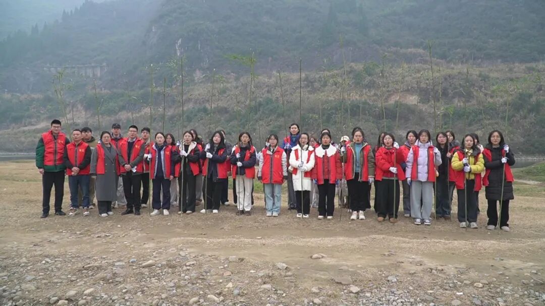 永定区启动垃圾清理志愿行动 邀您共护家园