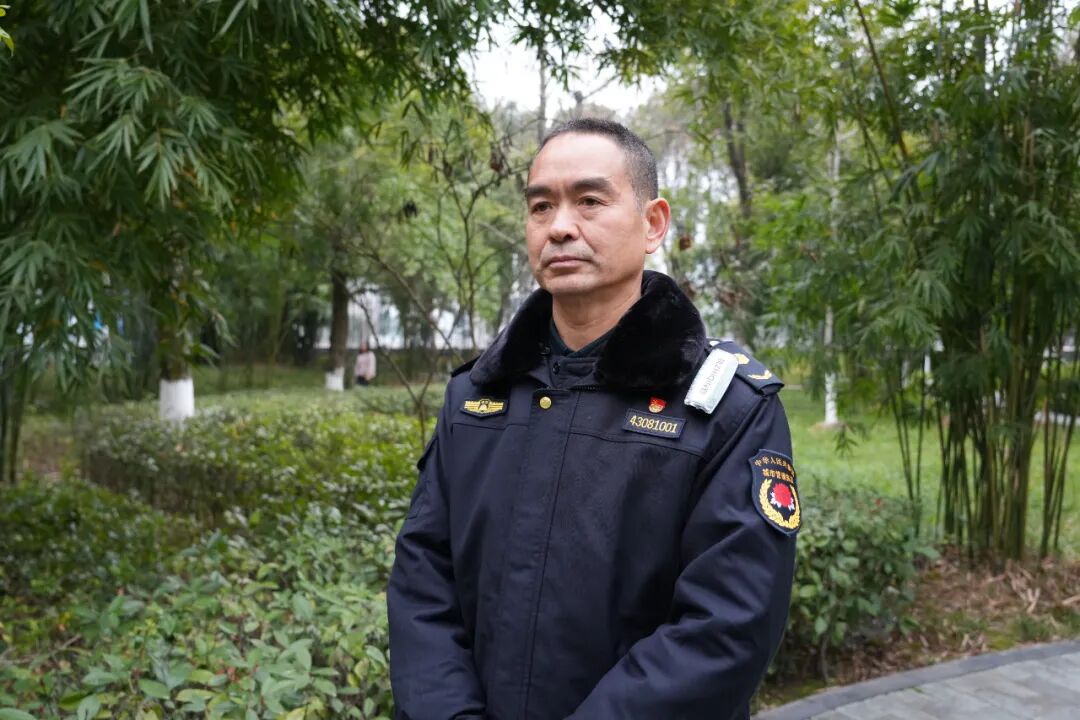 永定区党员干部热议八届区纪委六次全会精神