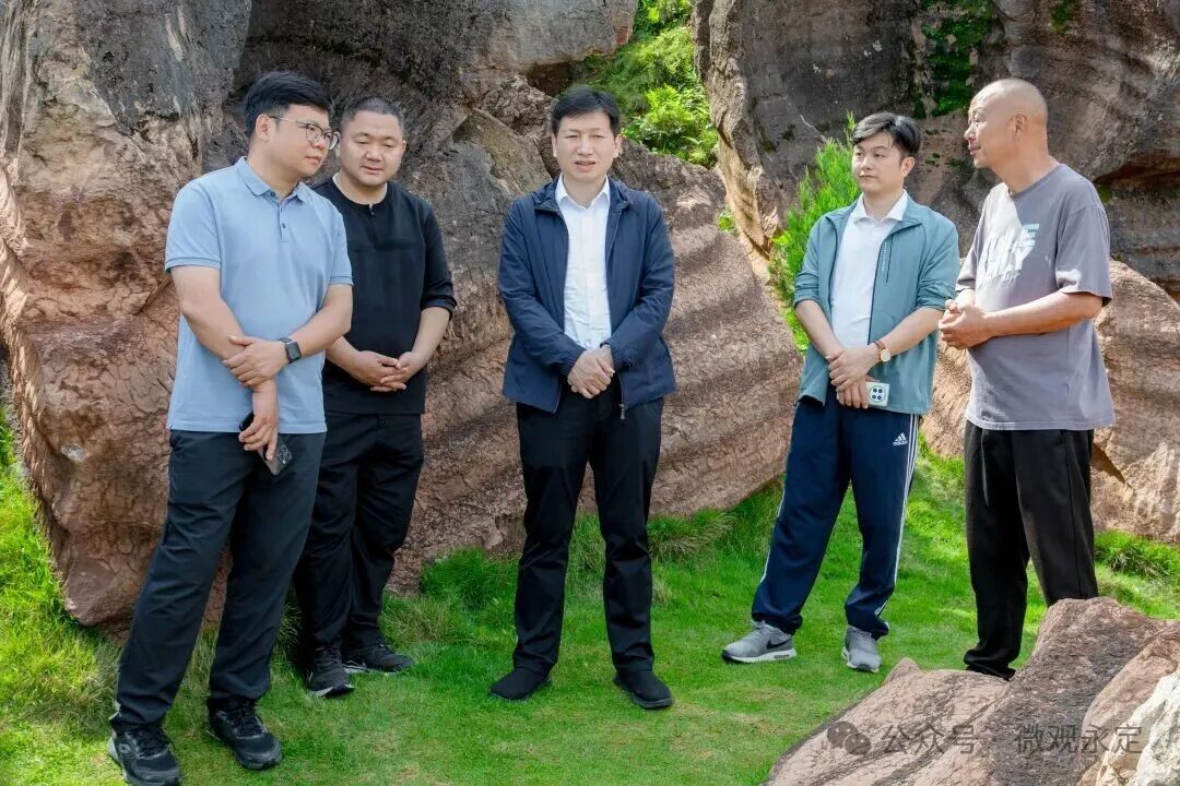 张喜松调研红石林国家石漠自然公园开发建设工作