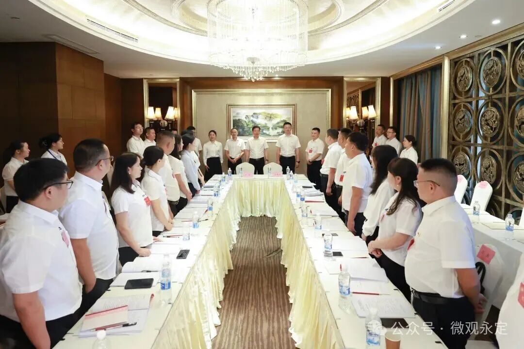 聚焦党代会丨张喜松带队看望出席区第九次党代会代表