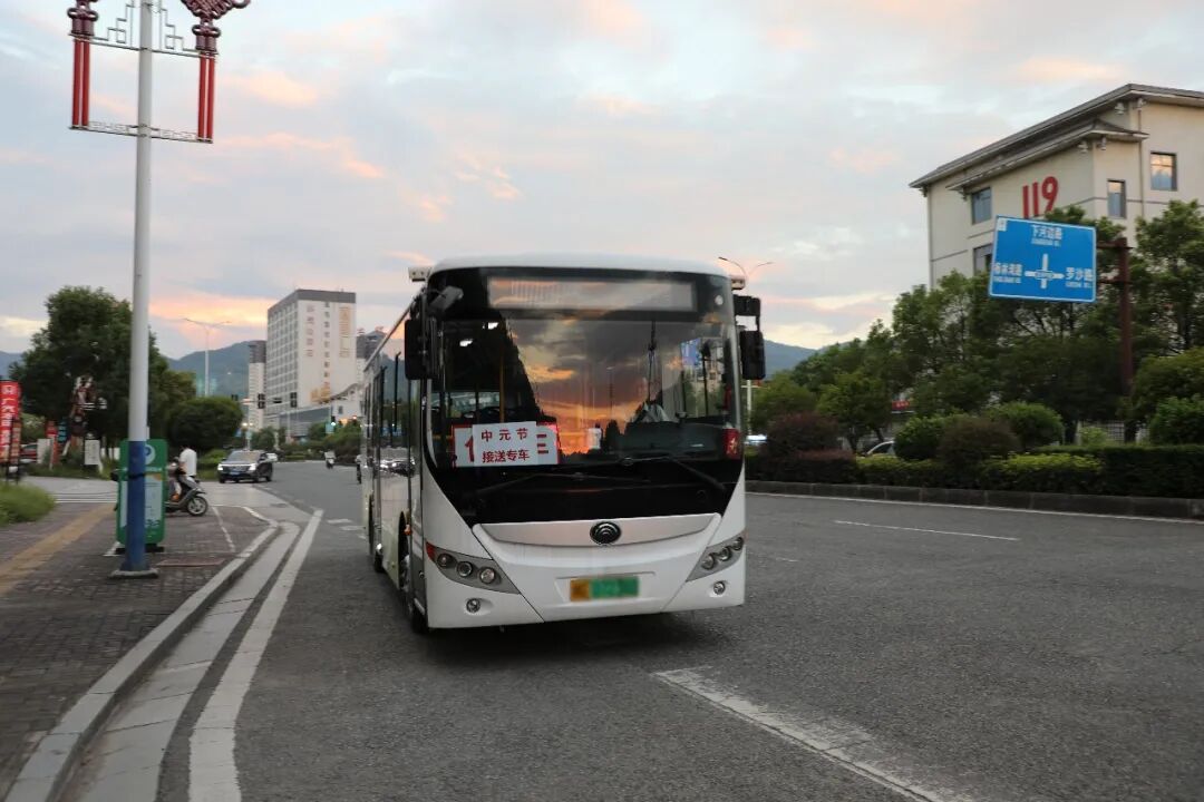 疏堵结合，永定区免费祭扫专线获群众好评